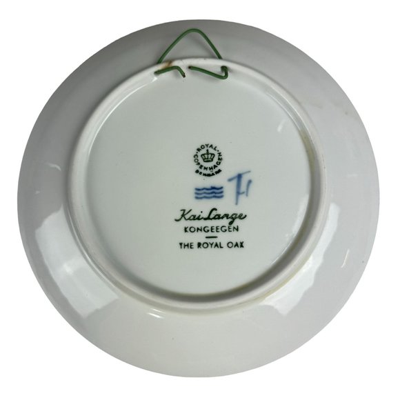 Vintage Royal Copenhagen Christmas Plate The Royal Oak Kai Lange - Picture 2 of 3